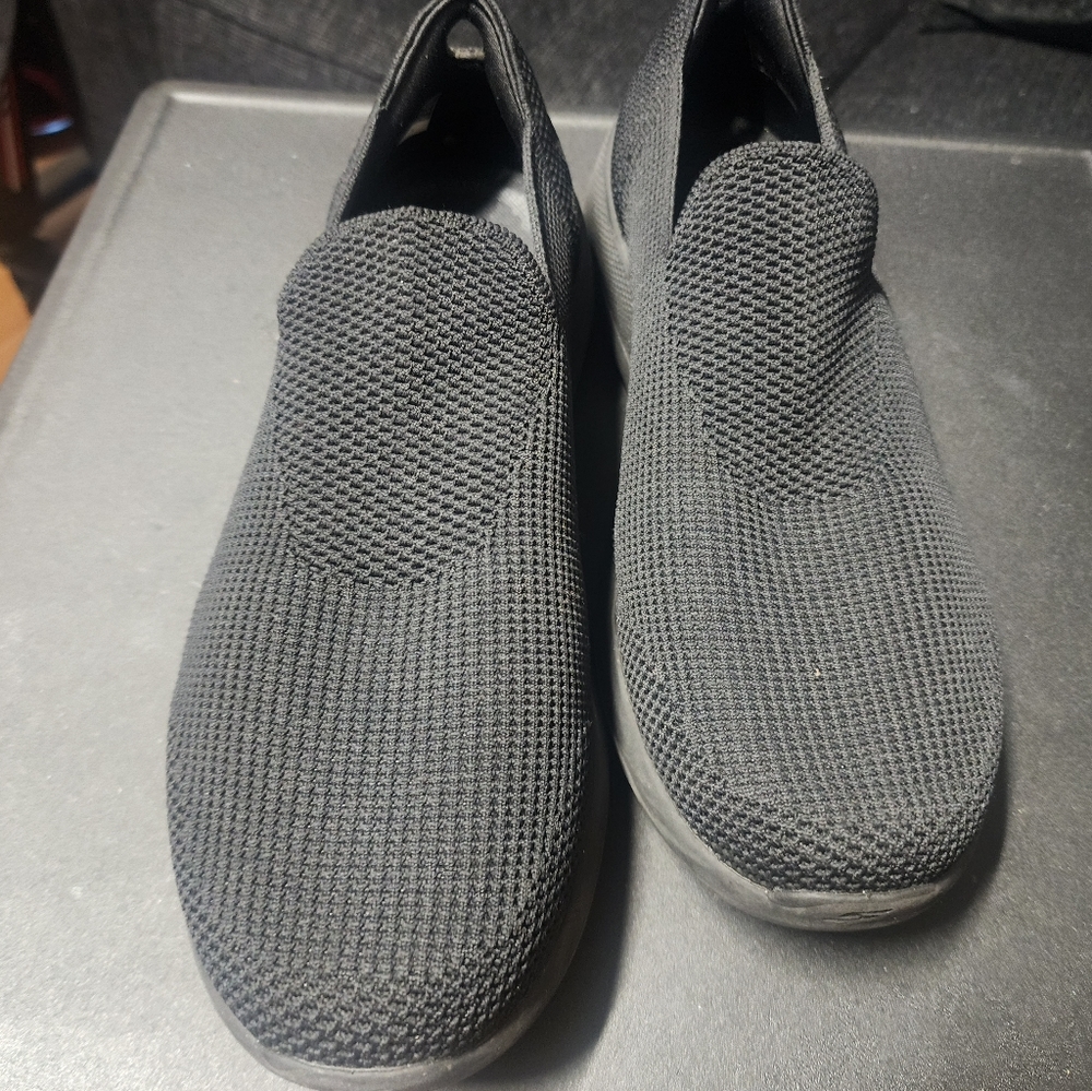 Sketchers slip ins